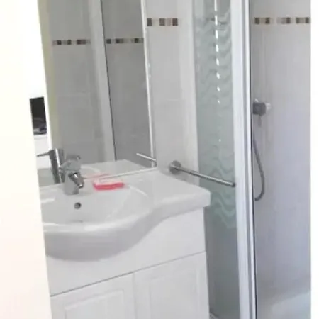 Semesterbostad House With 2 Bedrooms In Mescherssurgironde With Enclosed Garden *